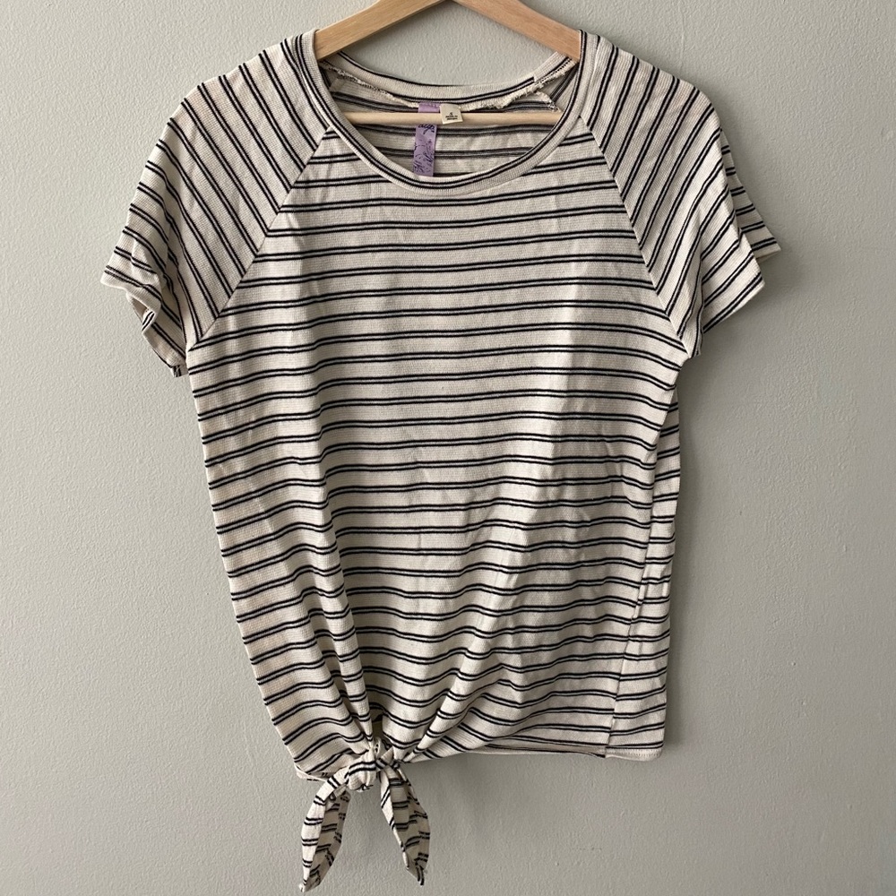 Franchesca’s Knotted Shirt